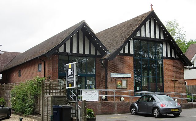 Beacon Hill United Reformed Church, Churt Road, Beacon Hill (June 2015) (1)