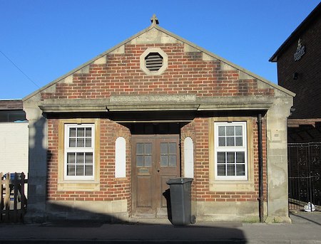 Former Farncombe Baptist Church, St John's Street, Farncombe (April 2015) (4)